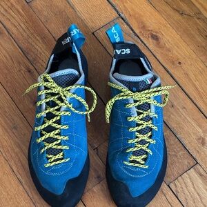 Scarpa Helix Climbing Shoes, Blue with Yellow Laces